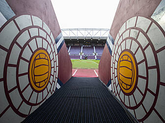 Hearts threaten legal action o...